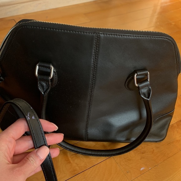 Calvin Klein Black Medium Crossbody - Picture 4 of 8